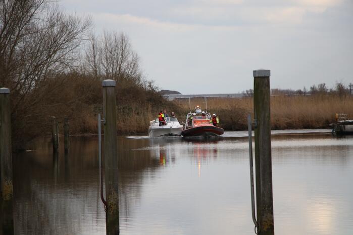 Speedboot naar de kant gebracht na problemen