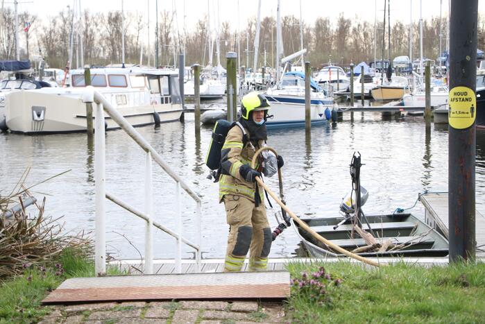 Speedboot naar de kant gebracht na problemen