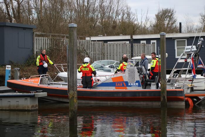 Speedboot naar de kant gebracht na problemen