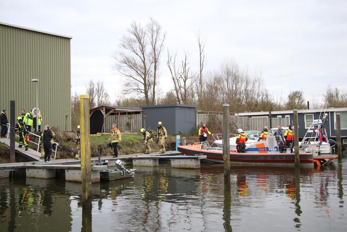 Speedboot naar de kant gebracht na problemen