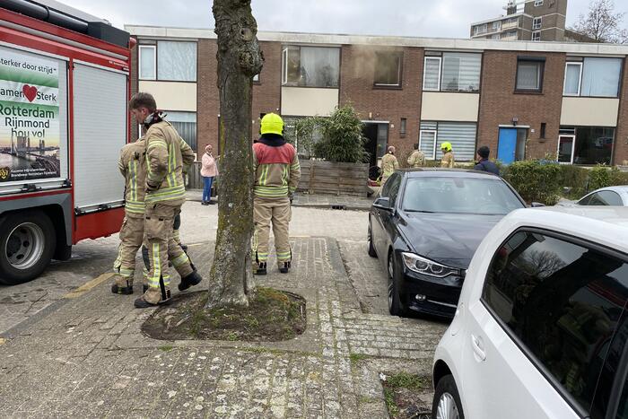 Veel rook bij brand in slaapkamer