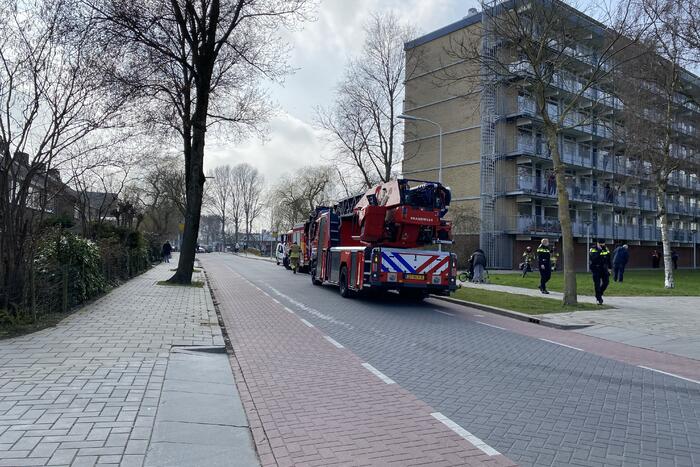 Brand in berging van flatgebouw