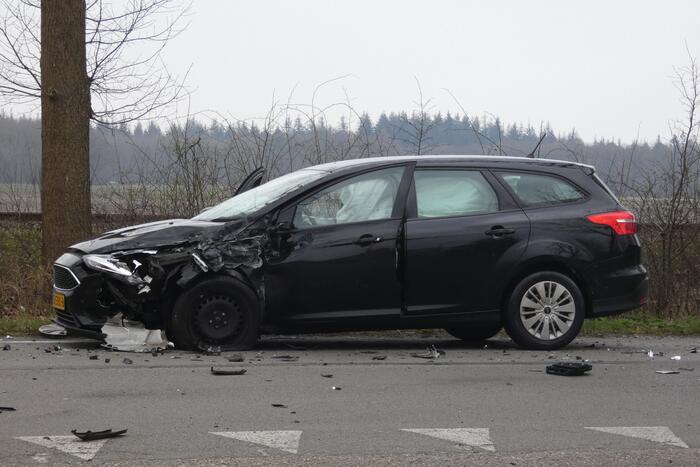 Motorrijder gewond bij botsing met auto
