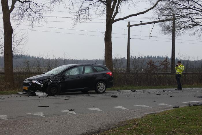 Motorrijder gewond bij botsing met auto