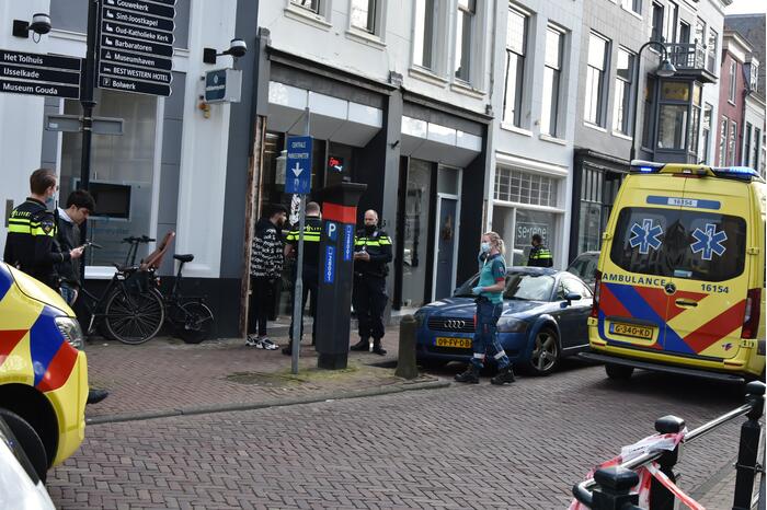 Persoon gewond bij steekpartij in winkelstraat