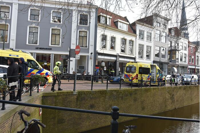 Persoon gewond bij steekpartij in winkelstraat