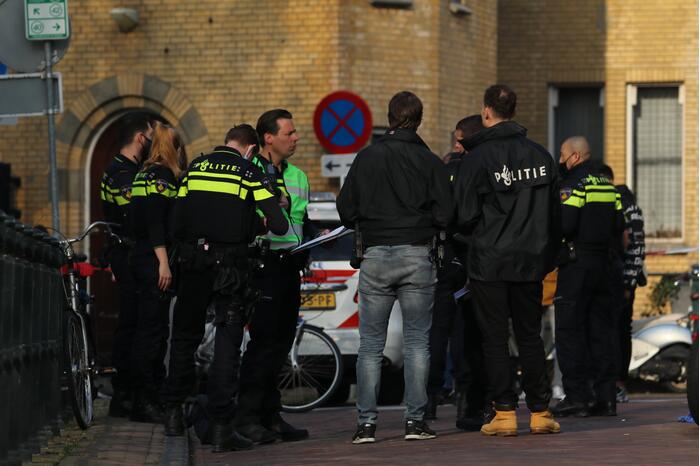 Persoon gewond bij steekpartij in winkelstraat