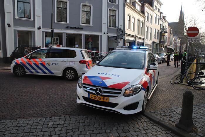 Persoon gewond bij steekpartij in winkelstraat