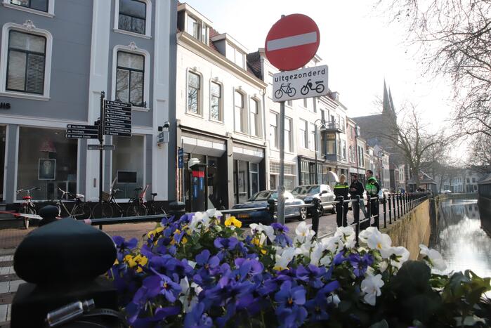 Persoon gewond bij steekpartij in winkelstraat