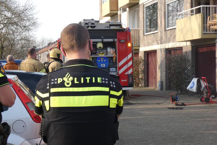 Flatwoning zwaar beschadigd door brand