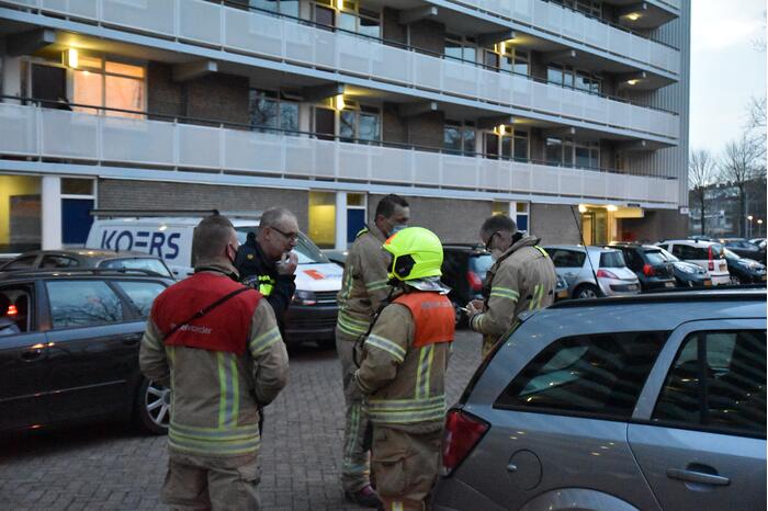 Brandweer doet onderzoek naar lachgasflessen