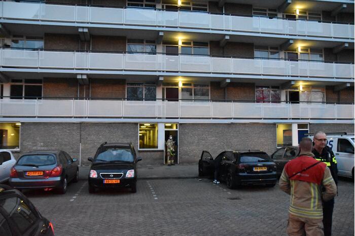 Brandweer doet onderzoek naar lachgasflessen