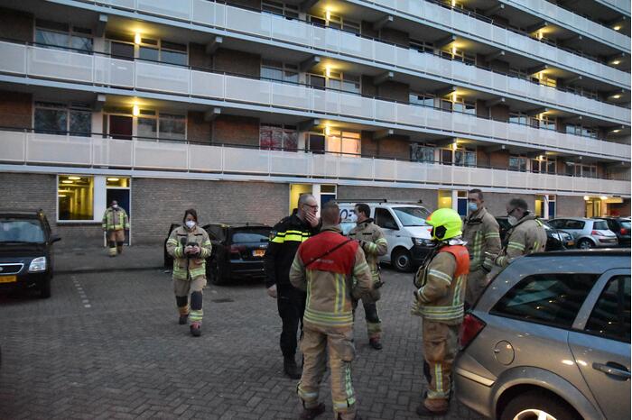 Brandweer doet onderzoek naar lachgasflessen