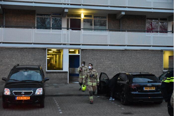 Brandweer doet onderzoek naar lachgasflessen