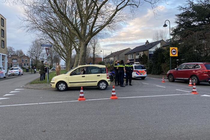 Ongeval tussen schakelbrommer en personenauto