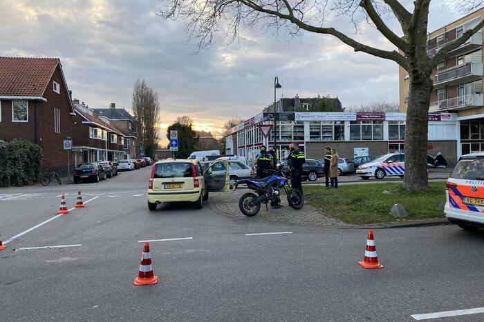 Ongeval tussen schakelbrommer en personenauto