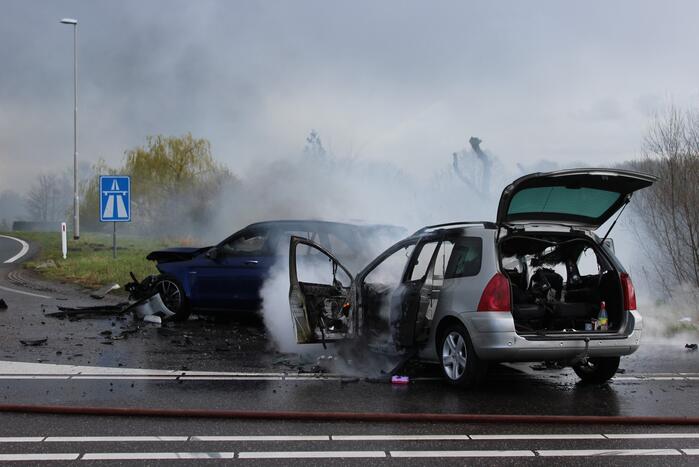 #Veghel Zwangere vrouw naar ziekenhuis na verkeersongeval Udenseweg Veghel.