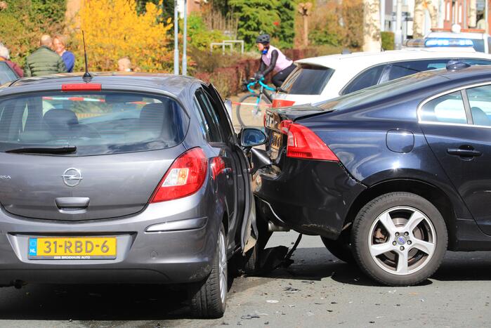 Gewonde en ravage door verkeersongeval