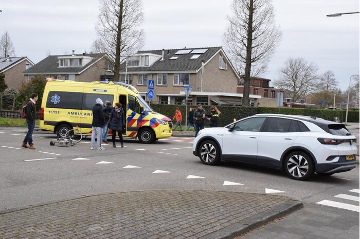 Wielrenner gewond door aanrijding met personenauto