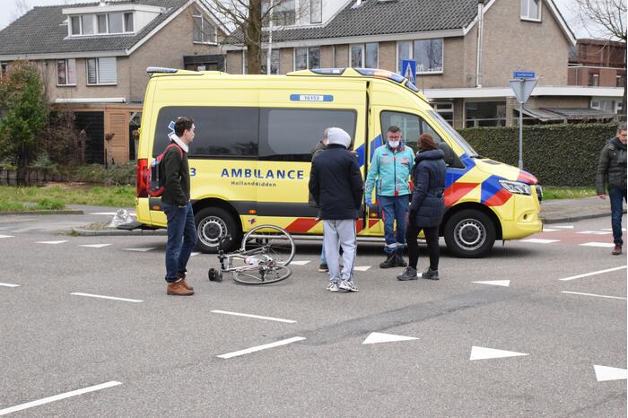 Wielrenner gewond door aanrijding met personenauto