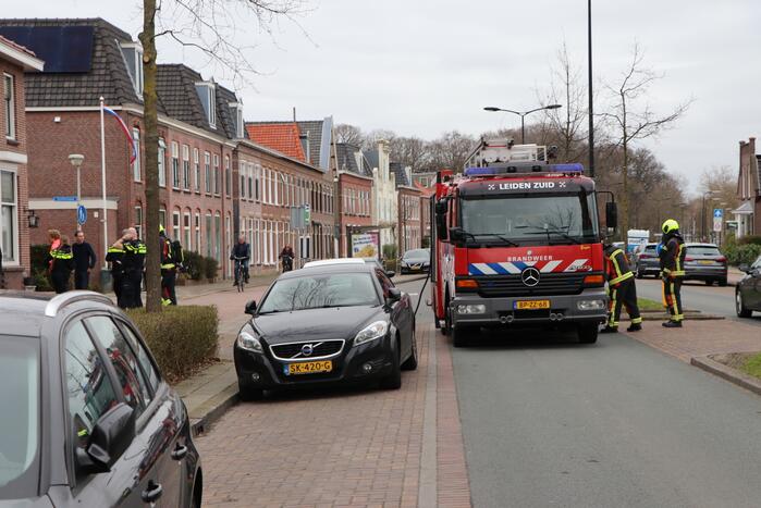 Brandweer doet onderzoek naar vermoedelijke brand in oven