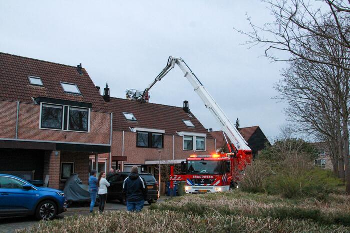 #Almere Schoorsteenbrand geblust door brandweer Gildemark Almere.