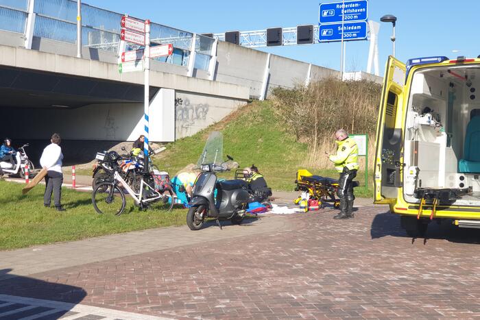 Scooterrijder gewond bij remactie
