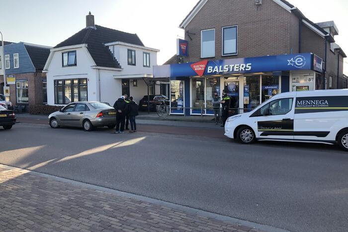 Fietser en personenauto met elkaar in botsing