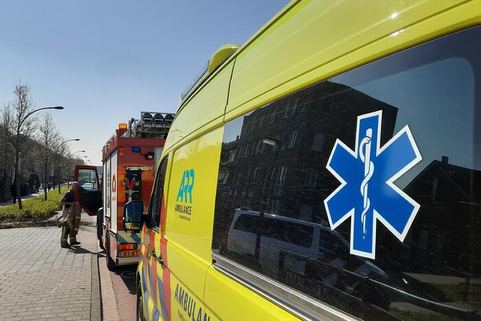 Persoon gewond na val in sloot