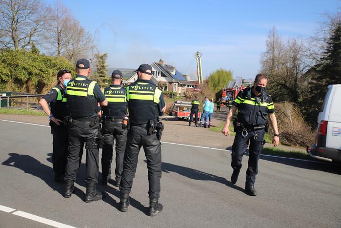 Overleden persoon aangetroffen na brand in garage