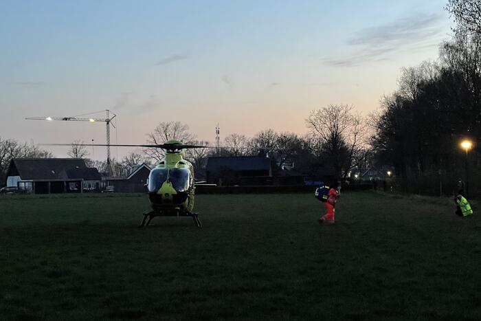 Man raakt zwaargewond bij val in woning