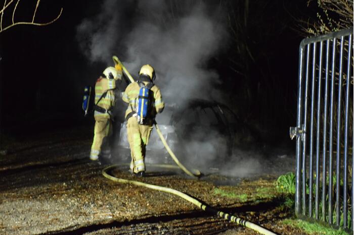 Auto verwoest door brand