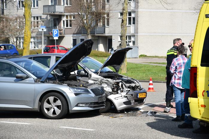 Meerdere auto's met elkaar in botsing