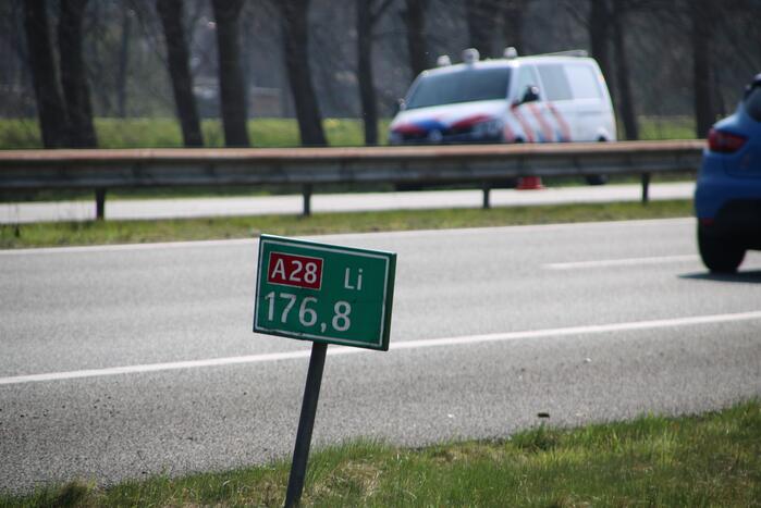 Auto belandt in sloot bij verkeersongeval