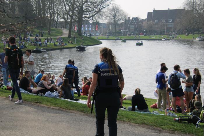 Handhavers en politie treden op bij niet naleven coronaregels