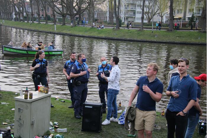 Handhavers en politie treden op bij niet naleven coronaregels