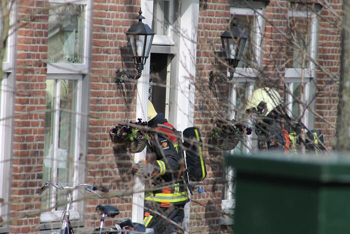 #Schoonhoven Brandweer doet onderzoek naar gaslucht in woning Spoorsingel Schoonhoven.
