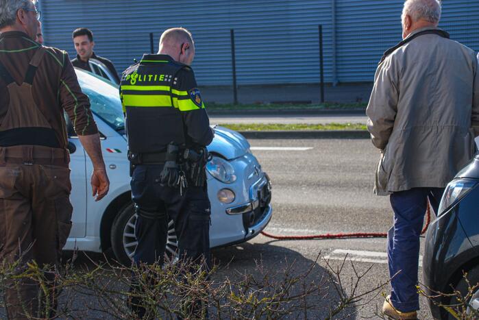 Kop-staart aanrijding met meerdere voertuigen