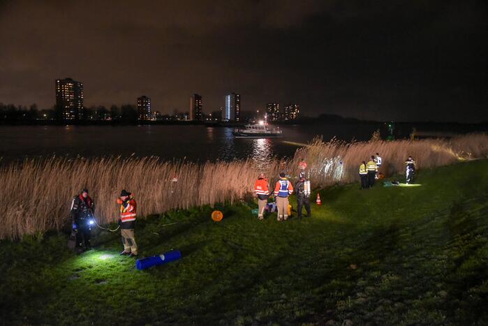Grote zoekactie na gevonden fiets langs waterkant