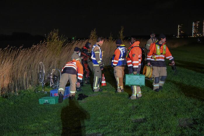 Grote zoekactie na gevonden fiets langs waterkant