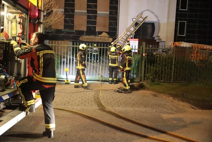 Flinke schade na brand bij moskee