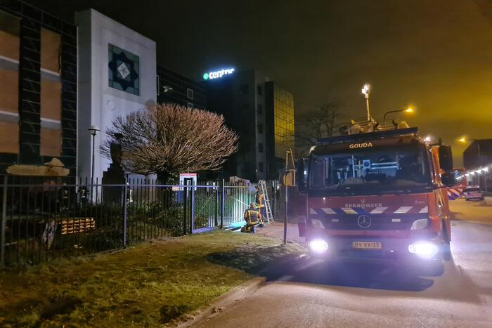 Flinke schade na brand bij moskee