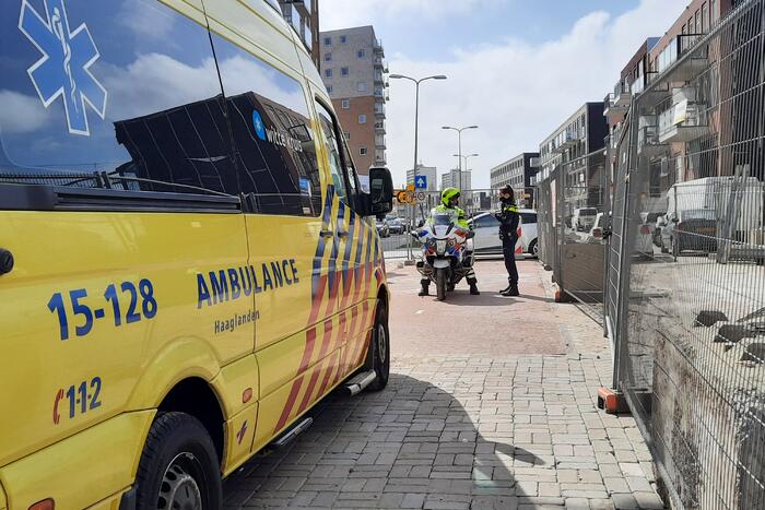 Een gewonde bij botsing tussen twee personenauto's