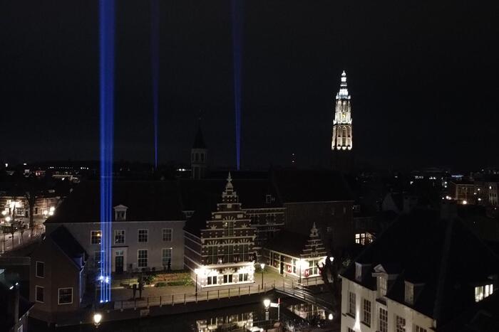 Connecting lights verlichten stad