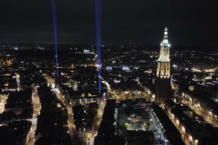 Connecting lights verlichten stad