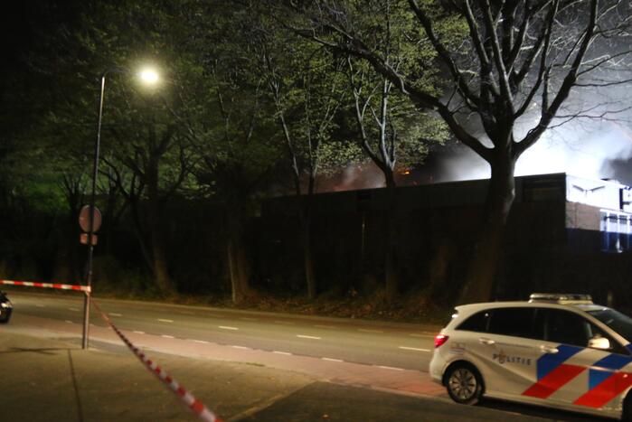 Uitslaande brand in leegstaande loods