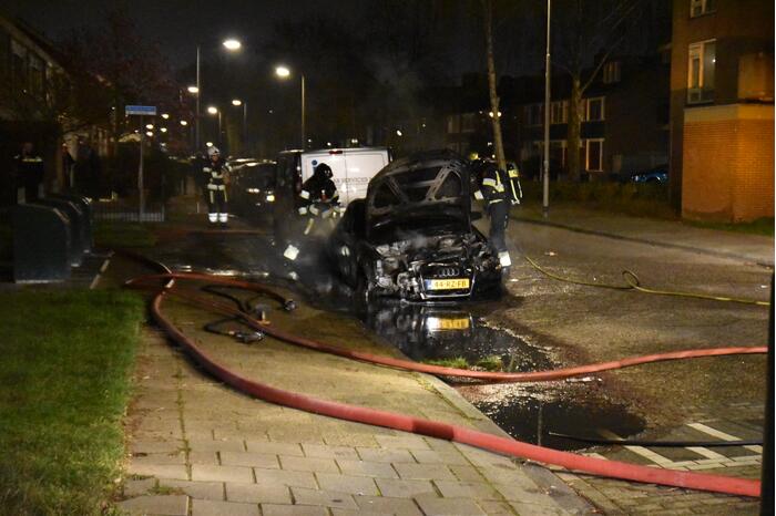 Auto verwoest door brand