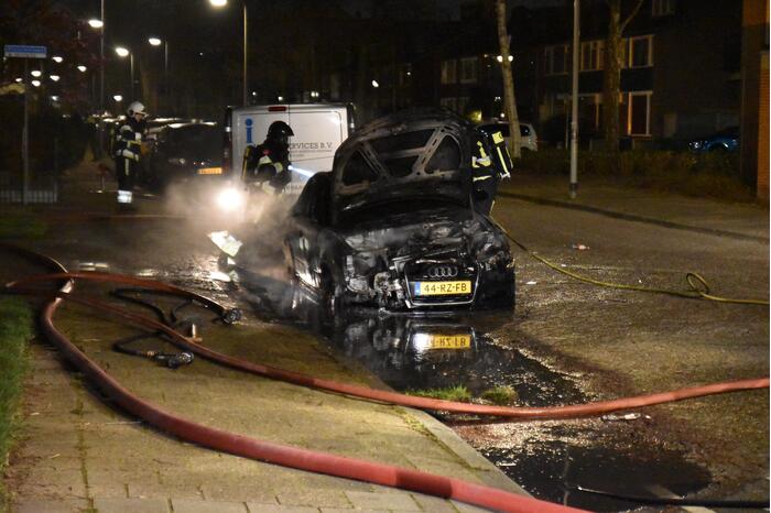 Auto verwoest door brand