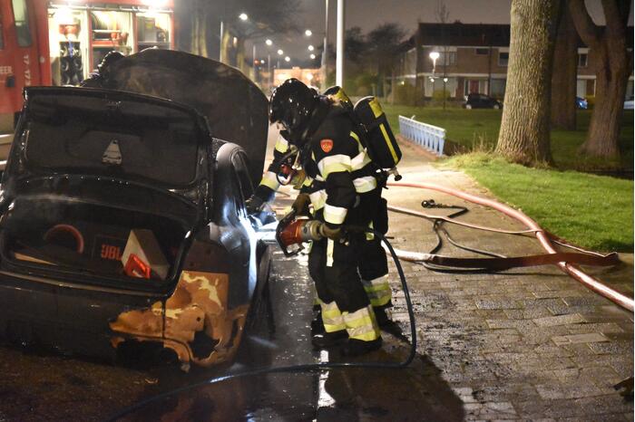 Auto verwoest door brand