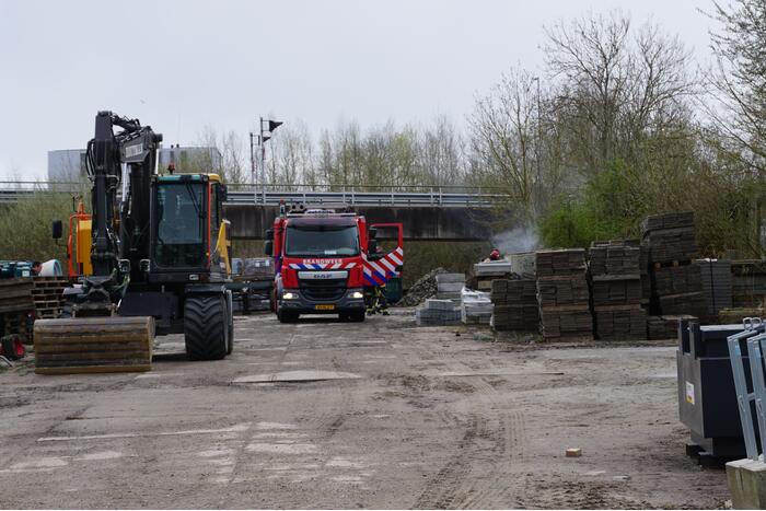 #Groningen Brandweer blust brand op bouwterrein Antillenstraat Groningen.